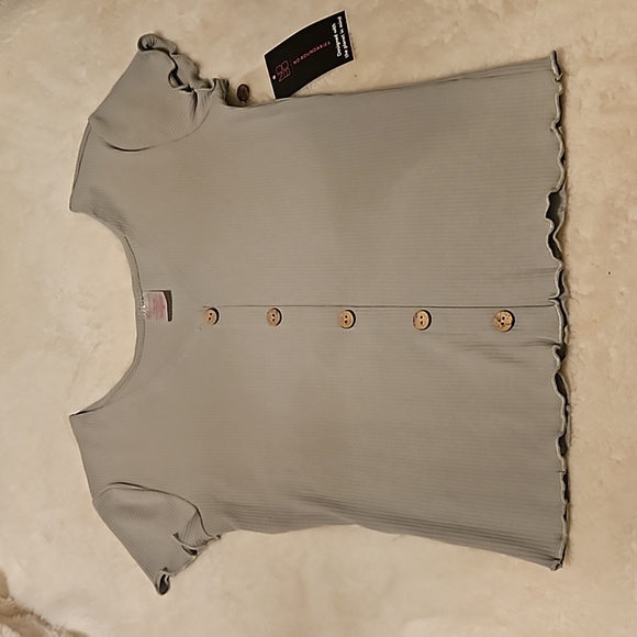 No Boundaries Light Green Ruffle Short Sleeve Top L - Picture 1 of 4